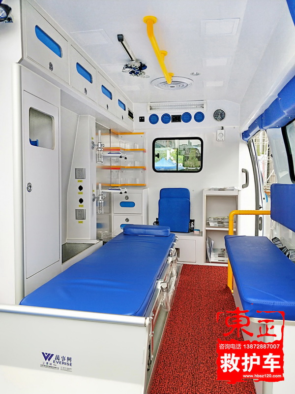 江鈴福特新全順負壓救護車監護型內艙圖2