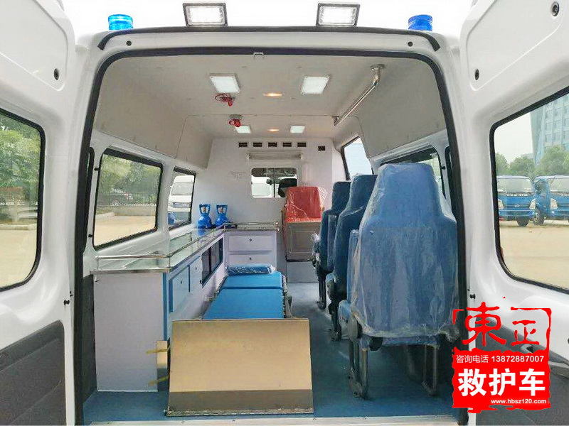 江鈴福特新全順中軸中頂救護車V362（異形頂）醫療艙圖片3