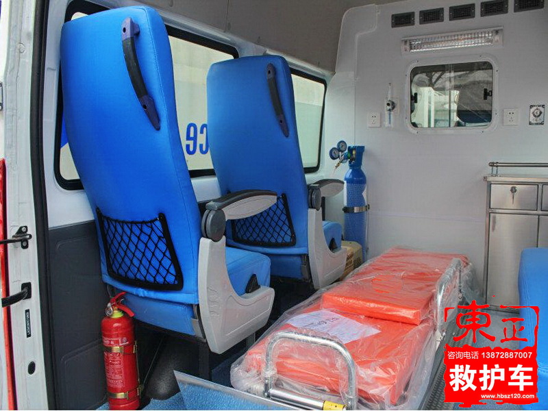江鈴福特新全順中軸中頂救護車V362（異形頂）醫療艙圖片4